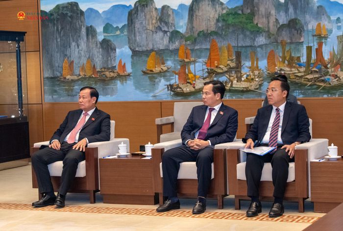 Các đại biểu tại cuộc tiếp