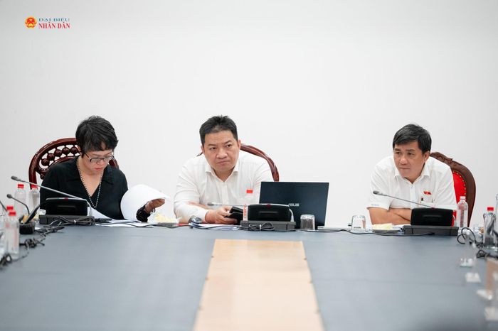 Các đại biểu tham dự phiên họp
