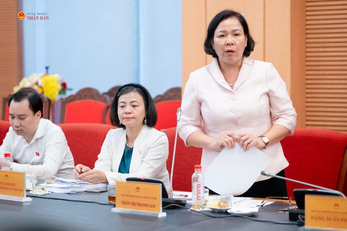 Phó Chủ nhiệm Ủy ban Văn hóa và Xã hội Trần Thị Thanh Lam phát biểu