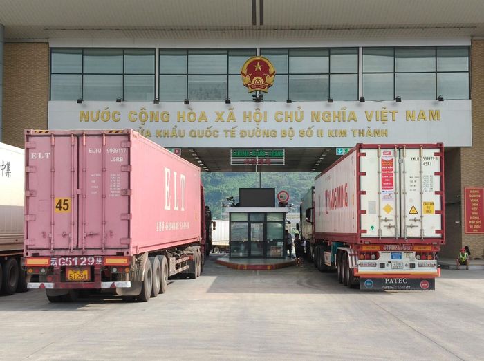 Thủ tục thông thoáng giúp hàng hoá lưu thông tốt tại Cửa khẩu quốc tế đường bộ Kim Thành tỉnh Lào Cai.