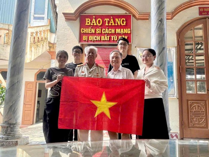 Khách tham quan tại bảo tàng.