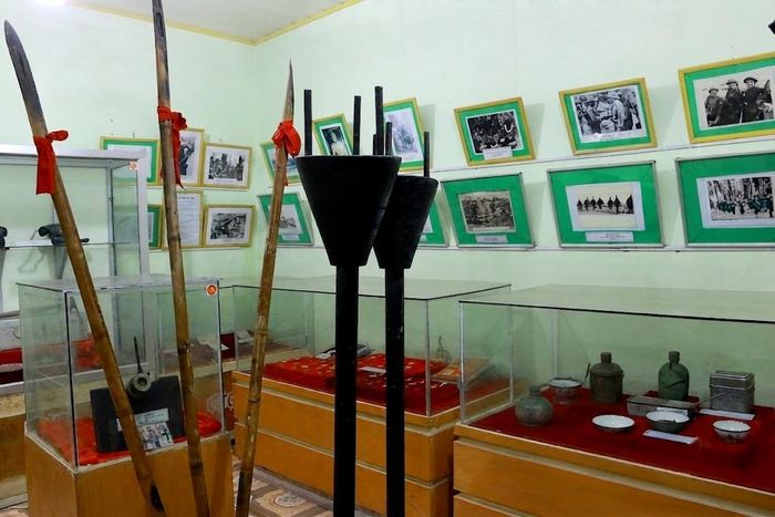 Nhiều kỷ vật gắn liền với đời sống thường ngày của các chiến sĩ cách mạng được trưng bày tại bảo tàng.