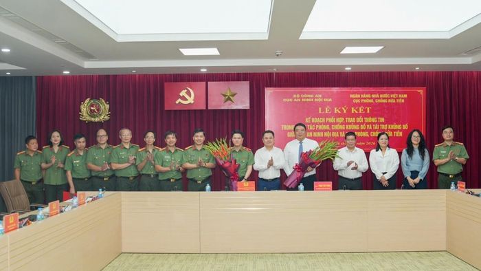Phó Thống đốc Nguyễn Ngọc Cảnh cùng lãnh đạo Cục An ninh nội địa – Bộ Công an và Cục Phòng, chống rửa tiền – Ngân hàng Nhà nước Việt Nam