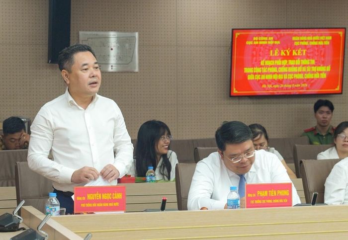 Phó Thống đốc NHNN Nguyễn Ngọc Cảnh phát biểu lại Lễ ký kết