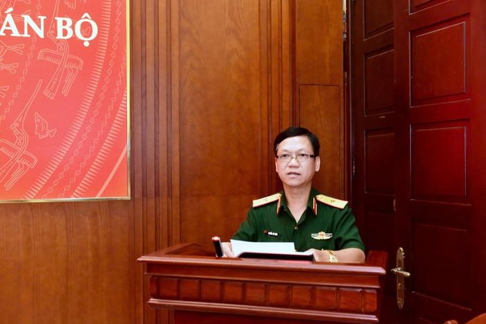 Thiếu tướng Nguyễn Chí Công, Phó Cục trưởng Cục Dân quân tự vệ phát biểu tại Hội nghị