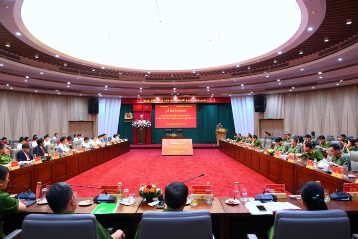 Các đại biểu dự hội nghị.