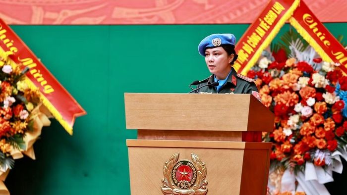  Trung tá Đoàn Thị Thanh Nga, Tổ trưởng Tổ công tác số 9 phát biểu tại buổi lễ. 