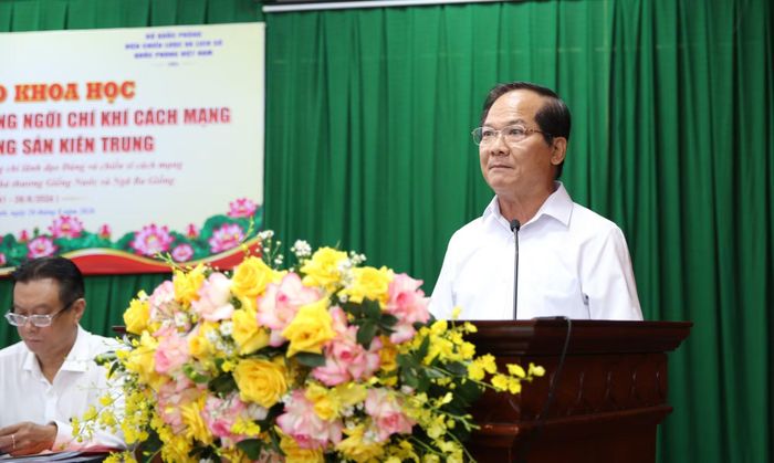 Đồng chí Trần Văn Khuyên, Phó Trưởng Ban Tuyên giáo và Dân vận Thành ủy TP Hồ Chí Minh, phát biểu khai mạc và đề dẫn hội thảo.