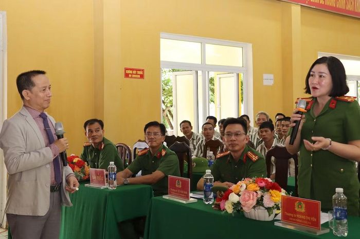 Diễn giả, Tiến sĩ Cao Thanh Phước nói chuyện chuyên đề “Truyền cảm hứng đọc sách, hướng đến giáo dục nhân cách, định hướng tương lai và tạo động lực thay đổi tích cực cho các phạm nhân”.