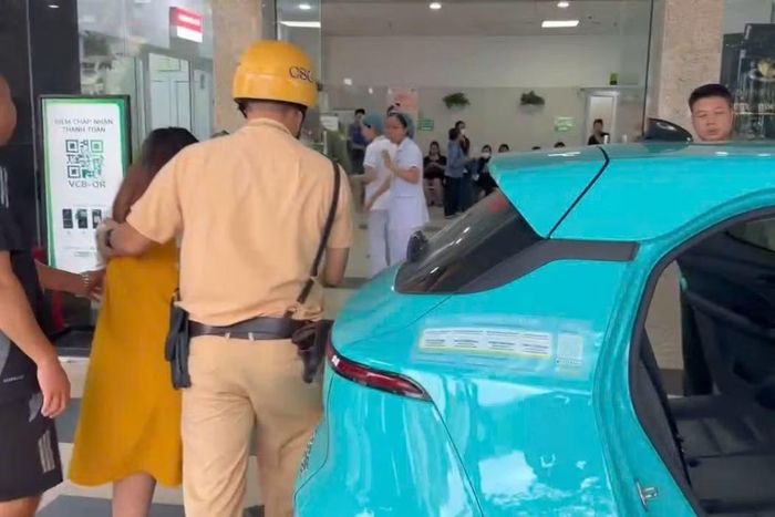 Sản phụ được đưa đến bệnh viện Phụ sản Hà Nội kịp thời.