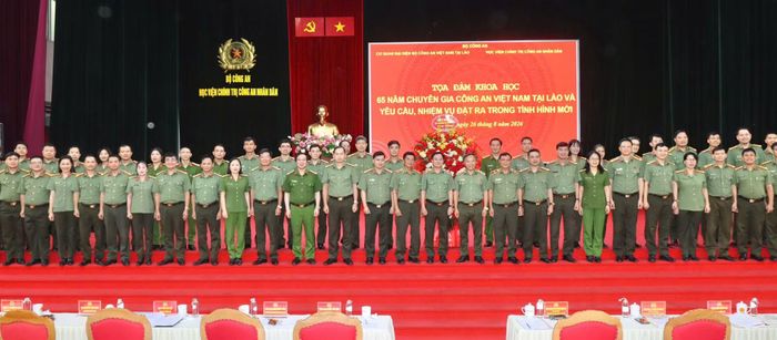 Các đại biểu tham dự tọa đàm.