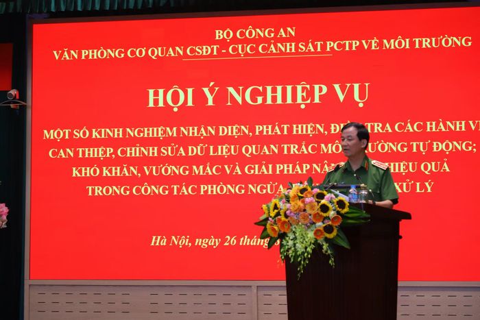 Trung tướng Trần Minh Tiến đề nghị các Cục nghiệp vụ thường xuyên theo dõi, hướng dẫn Công an địa phương trong công tác phòng ngừa, điều tra xử lý tội phạm, vi phạm pháp luật theo chức năng, nhiệm vụ.