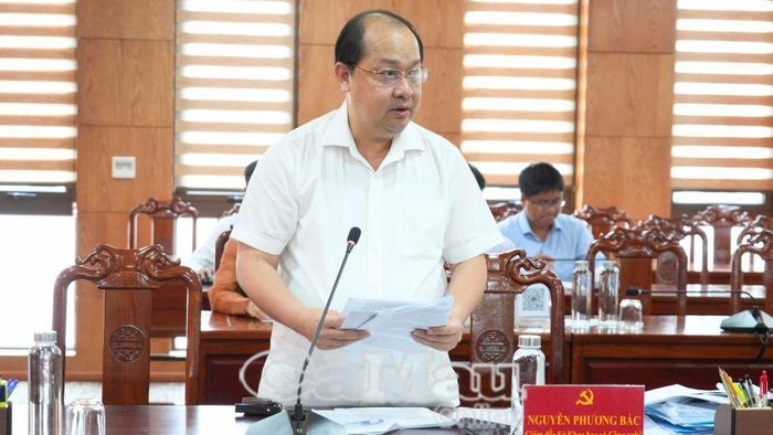  Giám đốc Sở Khoa học và Công nghệ Nguyễn Phương Bắc trình bày báo cáo kết quả thực hiện Nghị quyết 57-NQ/TW của Bộ Chính trị trên địa bàn tỉnh.