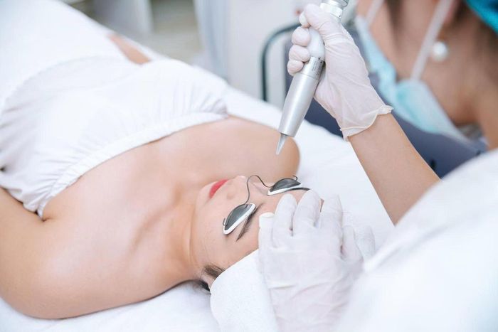 Một số dịch vụ chăm sóc và làm đẹp được triển khai tại bệnh viện. (Ảnh: BS)