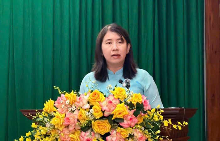 Phó Bí thư Thường trực Đảng uỷ xã Bà Điểm Nguyễn Thị Kim Phúc phát biểu