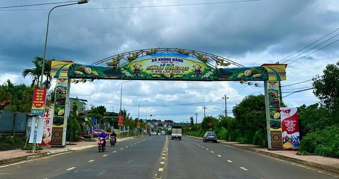 Xã Krông Năng sẵn sàng đón người dân, du khách đến trải nghiệm không khí lễ hội, thưởng thức những mũi sầu riêng thơm ngon của địa phương.