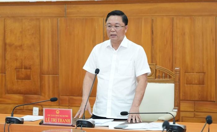 Chủ tịch UBND thành phố Lê Trí Thanh phát biểu chỉ đạo tại cuộc họp