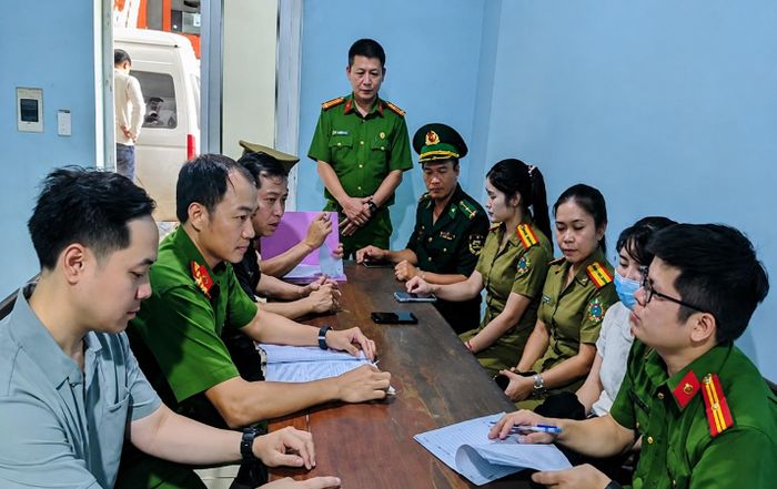 Phòng Cảnh sát hình sự (Công an Hà Tĩnh) phối hợp với lực lượng chức năng nước bạn Lào, Bộ đội biên phòng Hà Tĩnh bắt giữ thành công đối tượng truy nã đặc biệt nguy hiểm Hoàng Thuỳ Linh. (Ảnh:Công an Hà Tĩnh)