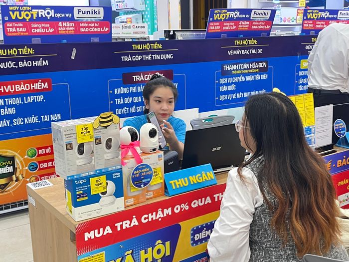 Tích hợp các giải pháp tài chính tiêu dùng ngay tại điểm bán giúp tháo gỡ rào cản chi tiêu, đóng góp tới 38% tổng doanh thu hệ thống.
