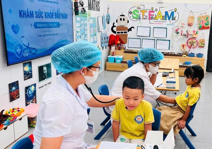 Chương trình khám sức khoẻ cho học sinh trên địa bàn Hà Nội. (Ảnh: Sở Y tế Hà Nội)