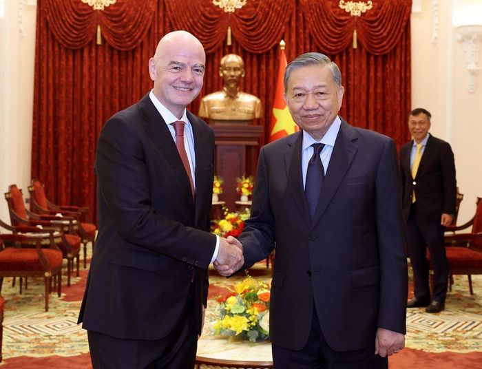 Tổng Bí thư, Chủ tịch nước Tô Lâm tiếp Chủ tịch FIFA Gianni Infantino. (Ảnh: Thống Nhất - TTXVN)