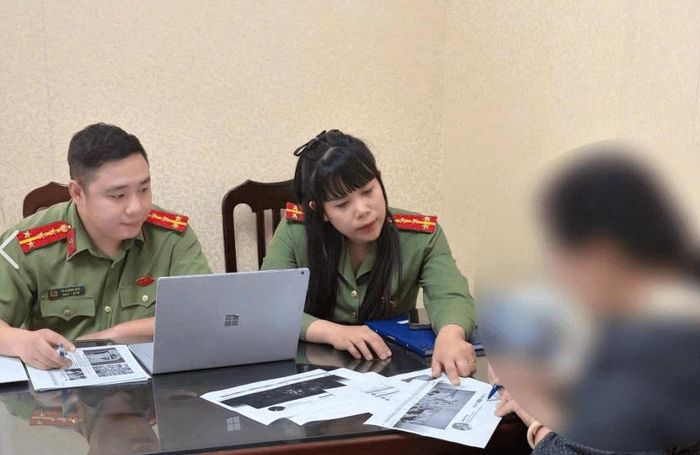 Công an thành phố Hà Nội xử lý người đăng thông tin sai sự thật trên mạng xã hội. Ảnh: Cơ quan Công an cung cấp