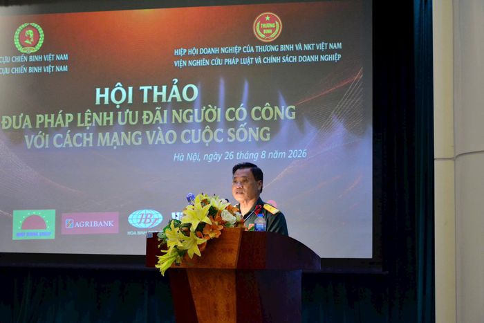 Anh hùng Lao động Trần Hồng Quảng, thương binh ¼, Chủ tịch Hiệp hội Doanh nghiệp của thương binh và người khuyết tật Việt Nam chia sẻ tại hội thảo. Ảnh: Vũ Minh