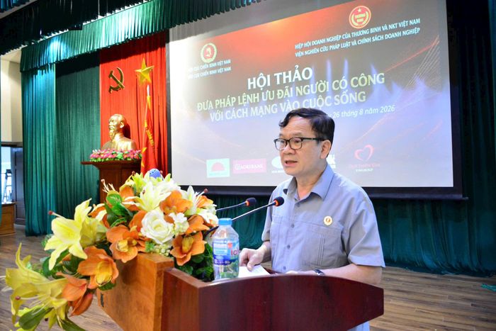 Trung tướng Khuất Việt Dũng, Phó Chủ tịch Hội Cựu chiến binh Việt Nam phát biểu khai mạc hội thảo. Ảnh: Vũ Minh