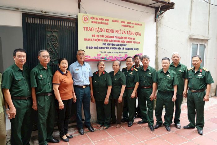 Bà Ngát chia sẻ, ngôi nhà được sửa chữa khang trang, an toàn là niềm vui, đồng thời là nguồn động viên lớn, giúp bà vơi bớt khó khăn, yên tâm hơn trong cuộc sống. Ảnh: Thái Phương