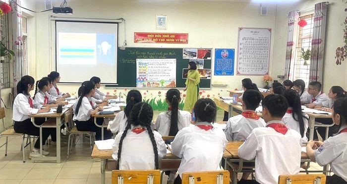 Sau sắp xếp, số cán bộ quản lý trường học thuộc cấp xã còn 3.170 người. Ảnh: Lê Nguyễn