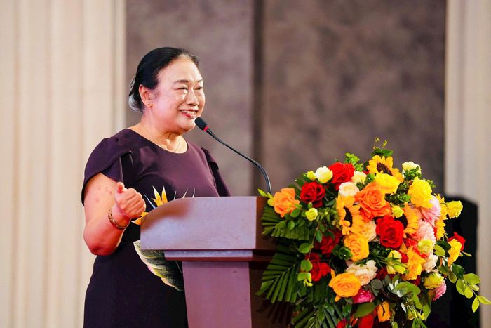 Chuyên gia cao cấp Nguyễn Thị Cúc, Chủ tịch Hội Tư vấn Thuế Việt Nam chia sẻ cùng cộng đồng doanh nghiệp. Ảnh: Hoàng Anh