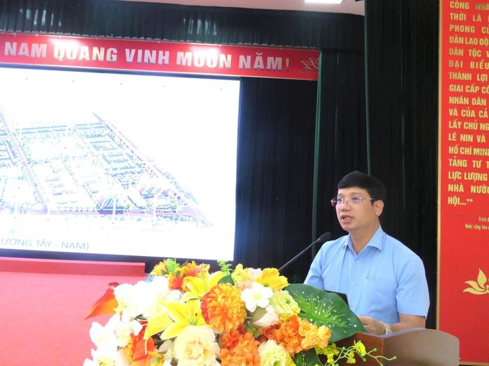 Trưởng phòng Kinh tế xã Thiên Lộc Nguyễn Mậu Thịnh phát biểu tại hội nghị. Ảnh: PV