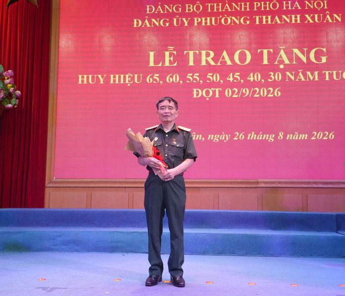 Trung tướng Phạm Văn Tánh, nguyên Chánh Thanh tra Bộ Quốc phòng, nguyên Tư lệnh Bộ Tư lệnh Thủ đô Hà Nội, tại Lễ trao tặng Huy hiệu Đảng đợt 2-9-2026. Ảnh: Tùng Lâm