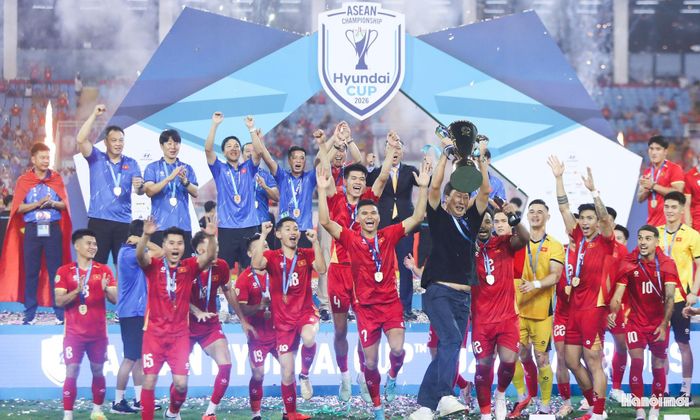 Đây cũng là lần thứ 2 liên tiếp của HLV Kim Sang-sik khi dẫn dắt tuyển Việt Nam. Ảnh: Ngọc Tú
