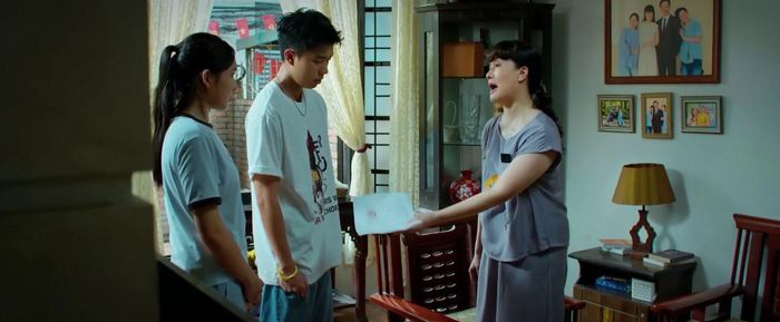 Bà Ngọc mắng Khánh và Phương hành động dại dột. Ảnh VTV