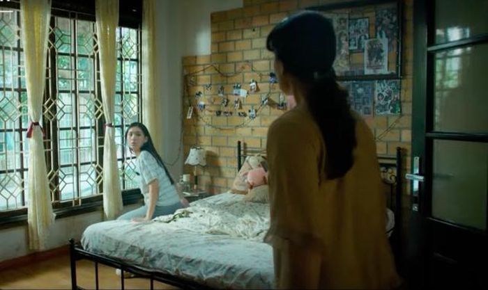 Phương muốn bảo lưu học bổng nhưng mẹ của cô không đồng ý. Ảnh VTV