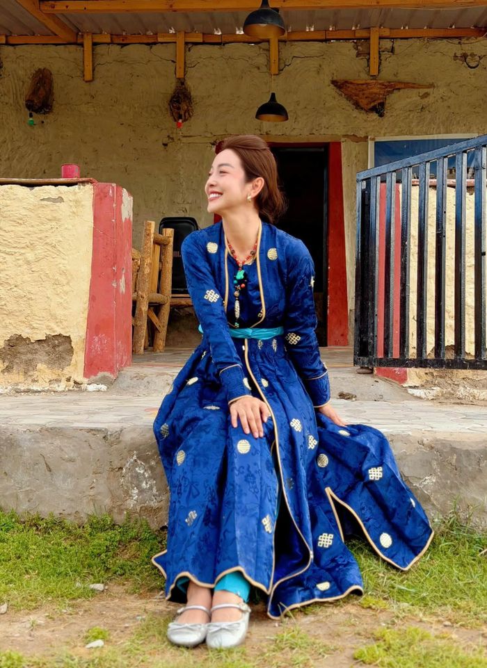 Jennifer Phạm tiếp tục chia sẻ những hình ảnh chuyến hành hương kết hợp du lịch một tuần vừa qua tại Ladakh, vùng đất nằm ở phía Bắc Ấn Độ, giữa hai dãy núi Karakoram và Himalaya. Hoa hậu Jennifer Phạm đã có những trải nghiệm thú vị sau chuyến đi vừa qua.