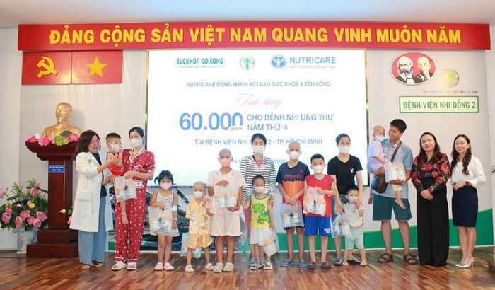 Mỗi ly sữa là sự yêu thương,  sự chia sẻ, đồng hành. Ảnh: Mimosa