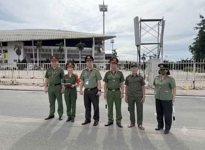 Công an phường Từ Liêm chủ động phối hợp với các đơn vị nghiệp vụ CATP triển khai phương án bảo vệ từ sớm.