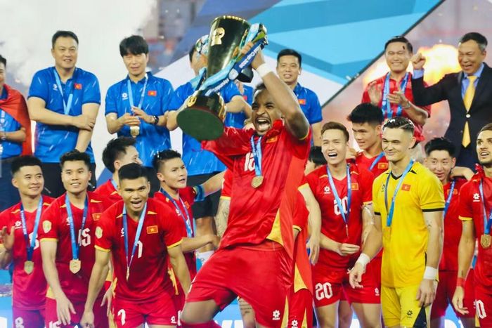 Xuân Son với chức vô địch ASEAN Cup thứ 2 liên tiếp chỉ sau 2 năm nhập tịch và khoác áo đội tuyển Việt Nam