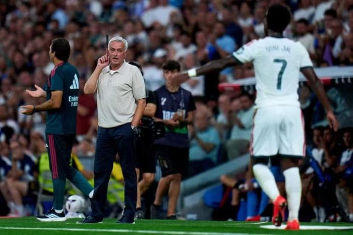 HLV Mourinho trở lại La Liga bằng hai chiến thắng liên tiếp (Ảnh: The Guardian)