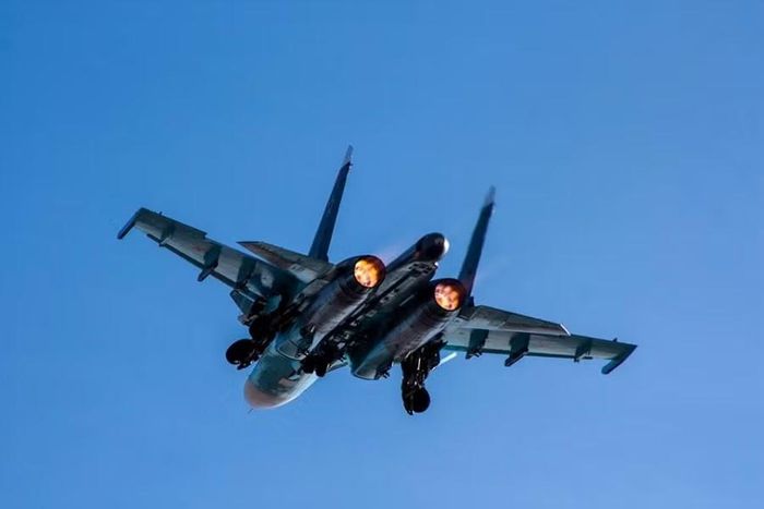 Tốc độ giao hàng đã tăng lên đáng kể kể từ khi bắt đầu chiến dịch quân sự ở Ukraine, phản ánh cả tầm quan trọng của Su-34 đối với học thuyết quân sự của Nga và mong muốn của Moskva trong việc bổ sung và mở rộng phi đội máy bay chiến thuật của mình.
