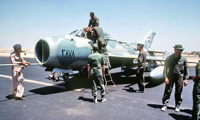 Từ những bài học đó, Liên Xô có thể tiến thêm một bước với MiG-21 - chiếc máy bay cuối cùng trở thành một trong những tiêm kích phản lực có ảnh hưởng nhất thế kỷ XX. MiG-19 có thể không phải huyền thoại.