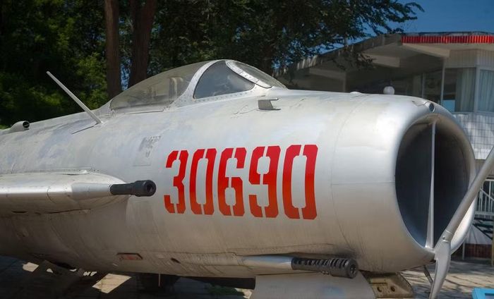 Điều quan trọng là MiG-19 cung cấp những bài học thực tế về tốc độ siêu thanh, động cơ, khí động học, hệ thống điện tử và yêu cầu đánh chặn.