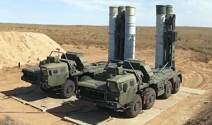 Trong khi đó, đạn huấn luyện RM-48U của tổ hợp phòng không S-300/S-400 được Nga hoán cải thành vũ khí đối đất có giá ước tính 1,3 triệu USD mỗi quả.