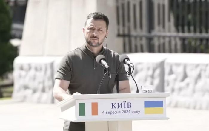 Tổng thống Volodymyr Zelensky ngày 25/8 cho biết Ukraine "đã nhận số lượng nhỏ tên lửa Patriot", nhưng không công bố số lượng và nguồn cung cụ thể.