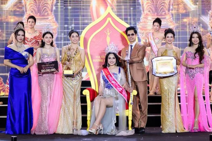 Đinh Thị Thường trong khoảnh khắc đăng quang