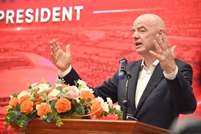 Chủ tịch FIFA: "Việt Nam có thể trở thành cường quốc bóng đá" (Ảnh: Phú Khánh)