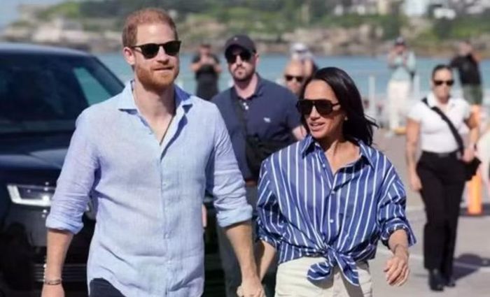 Cuối năm 2019, Harry nói ông và William đang đi trên "những con đường khác nhau". Đầu năm 2020, Harry và Meghan từ bỏ nhiệm vụ hoàng gia và chuyển tới Mỹ.