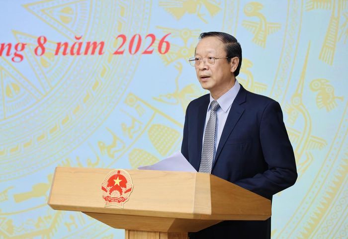 Thứ trưởng thường trực Bộ GDĐT Phạm Ngọc Thưởng báo cáo tại hội nghị.